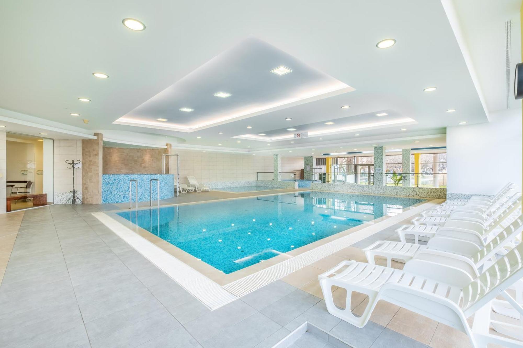 Myflat Club 218 Gold II Wellness Apartment Шиофок Экстерьер фото