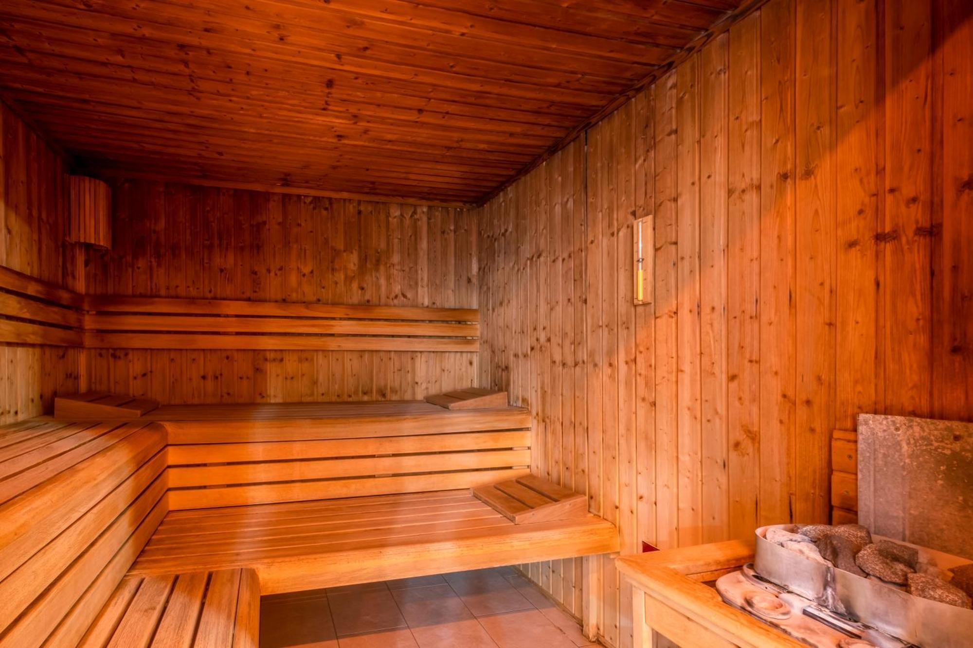 Myflat Club 218 Gold II Wellness Apartment Шиофок Экстерьер фото