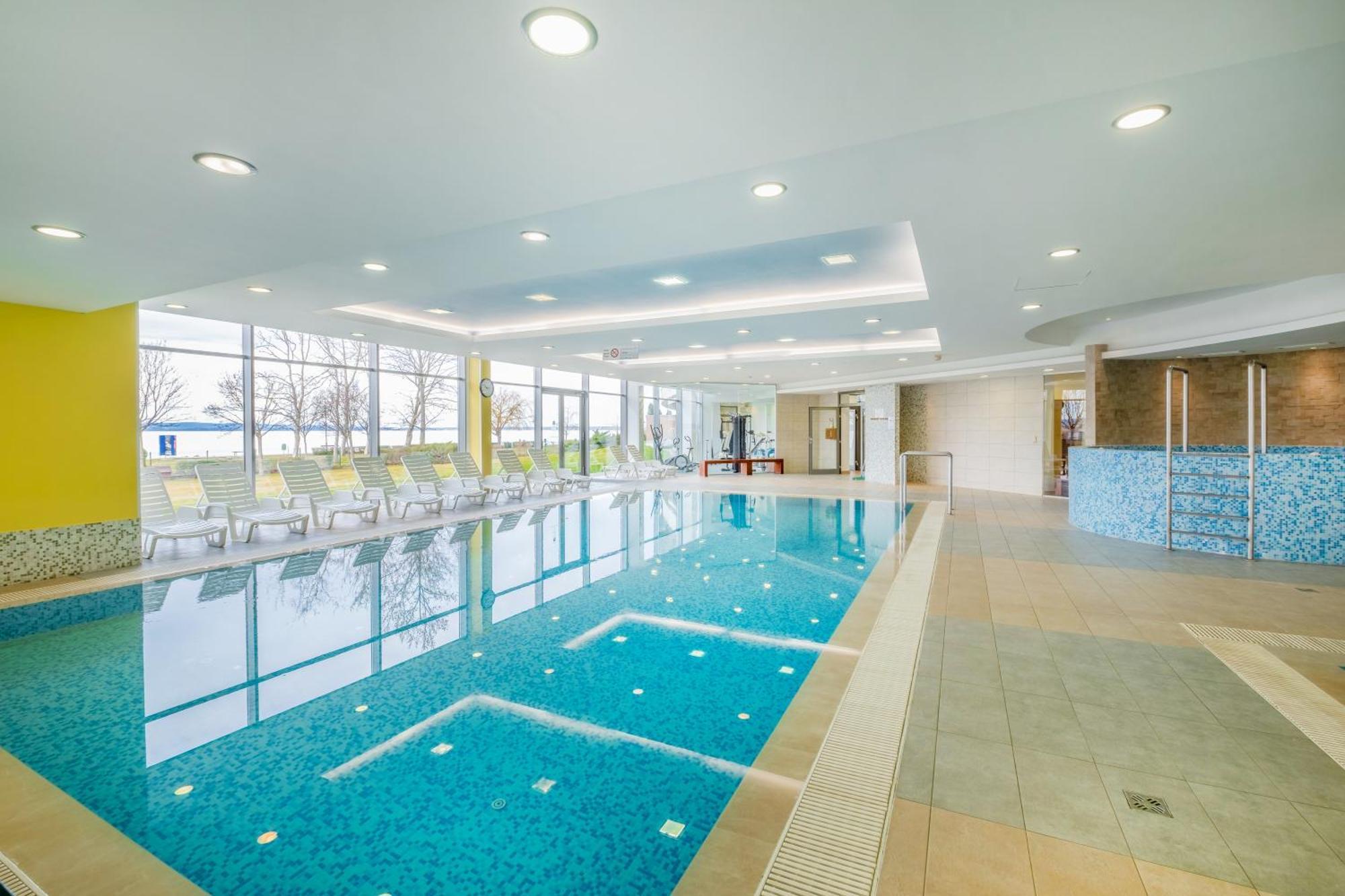 Myflat Club 218 Gold II Wellness Apartment Шиофок Экстерьер фото
