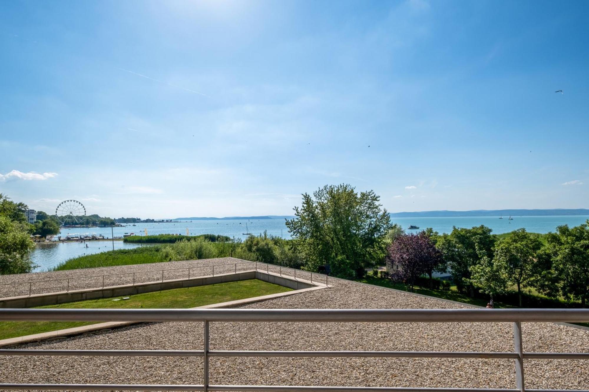 Myflat Club 218 Gold II Wellness Apartment Шиофок Экстерьер фото